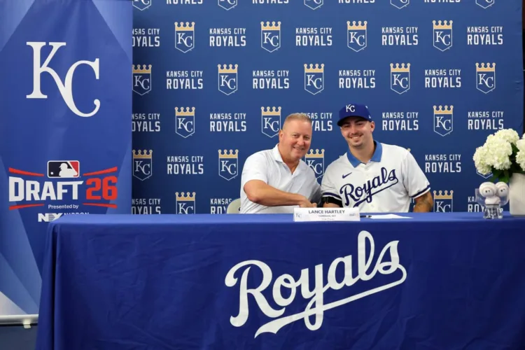Dragons' Hartley Signs With Kansas City Royals